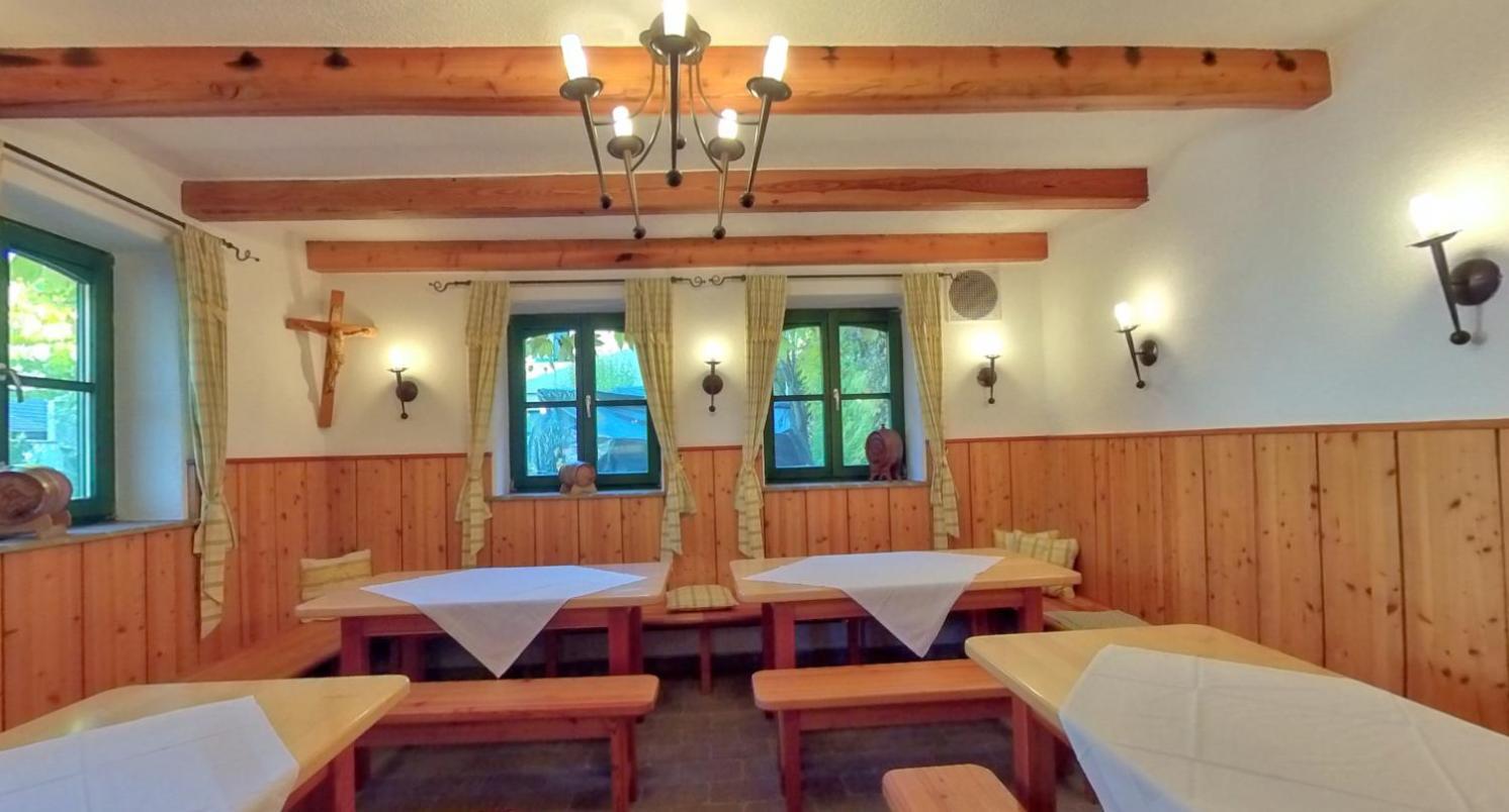 Hotel-Restaurant-Vinothek Felix Sommer Auersthal Zewnętrze zdjęcie