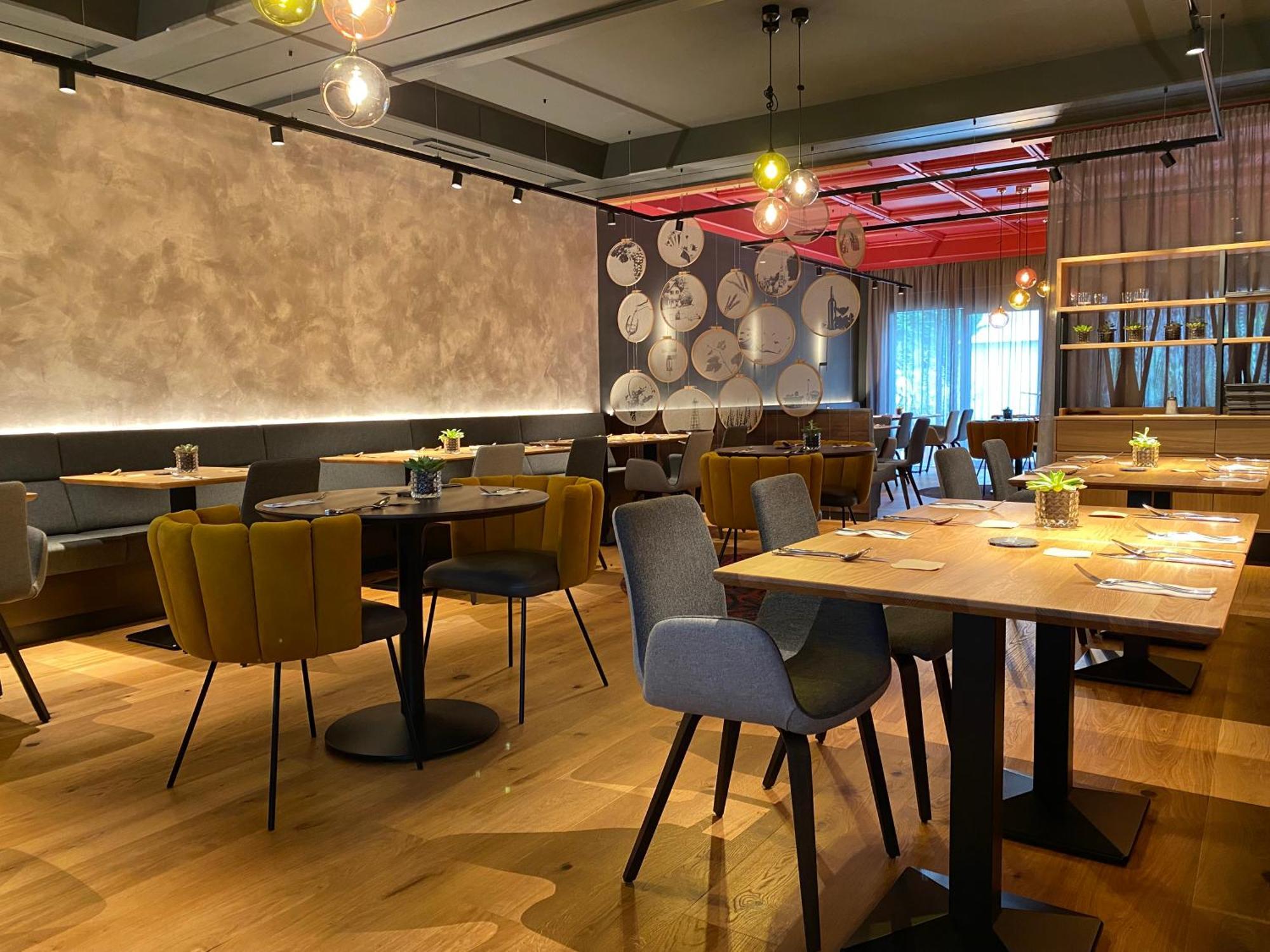 Hotel-Restaurant-Vinothek Felix Sommer Auersthal Zewnętrze zdjęcie