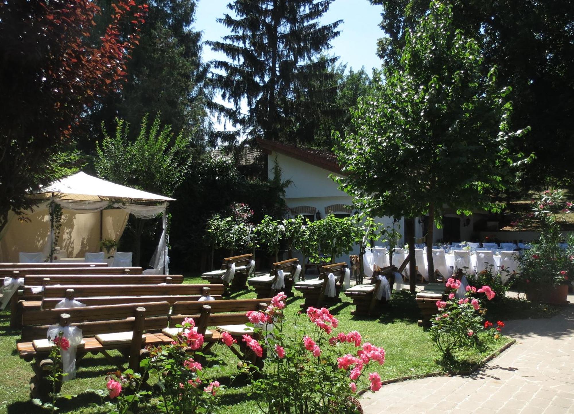 Hotel-Restaurant-Vinothek Felix Sommer Auersthal Zewnętrze zdjęcie