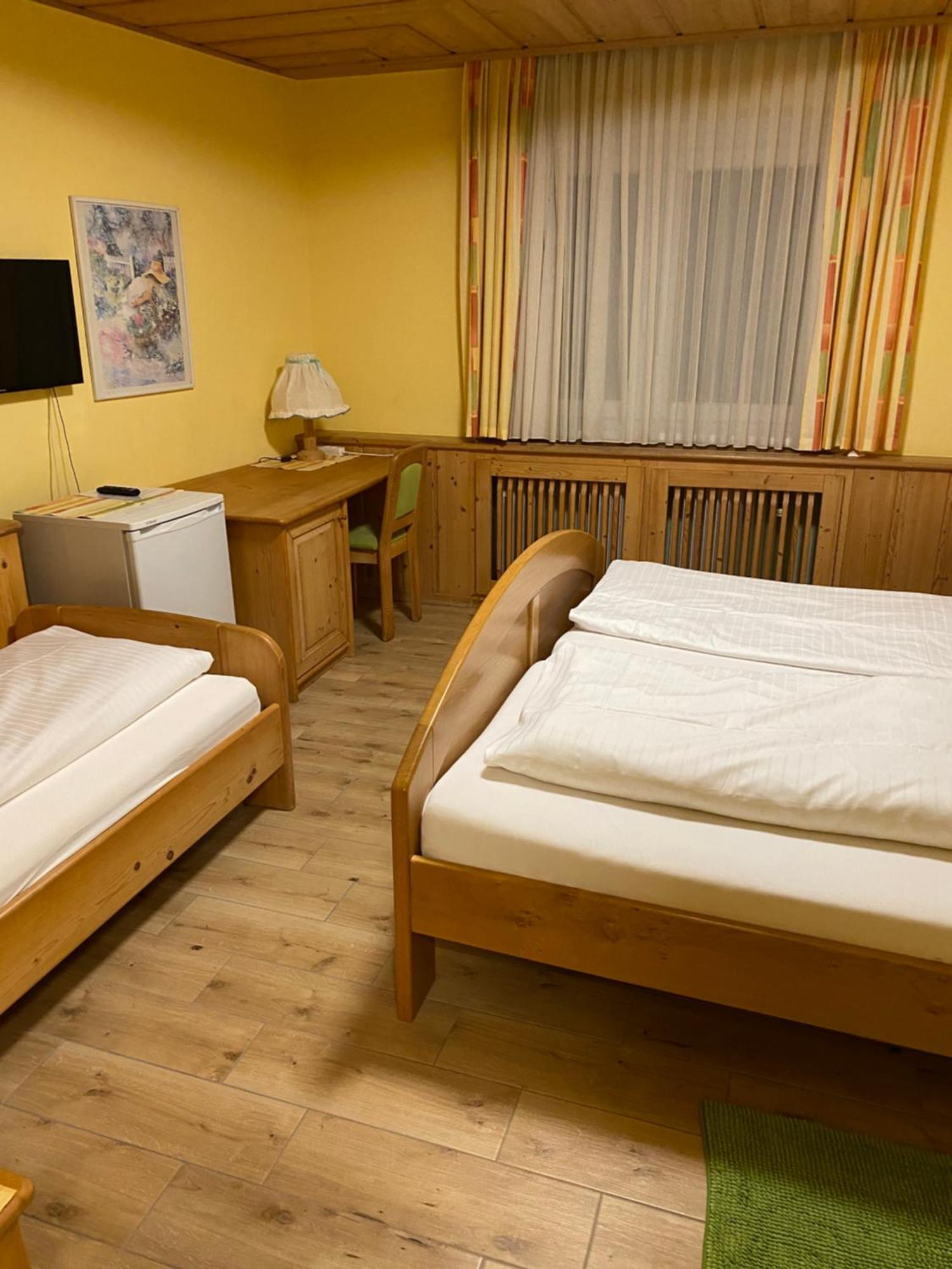 Hotel-Restaurant-Vinothek Felix Sommer Auersthal Zewnętrze zdjęcie