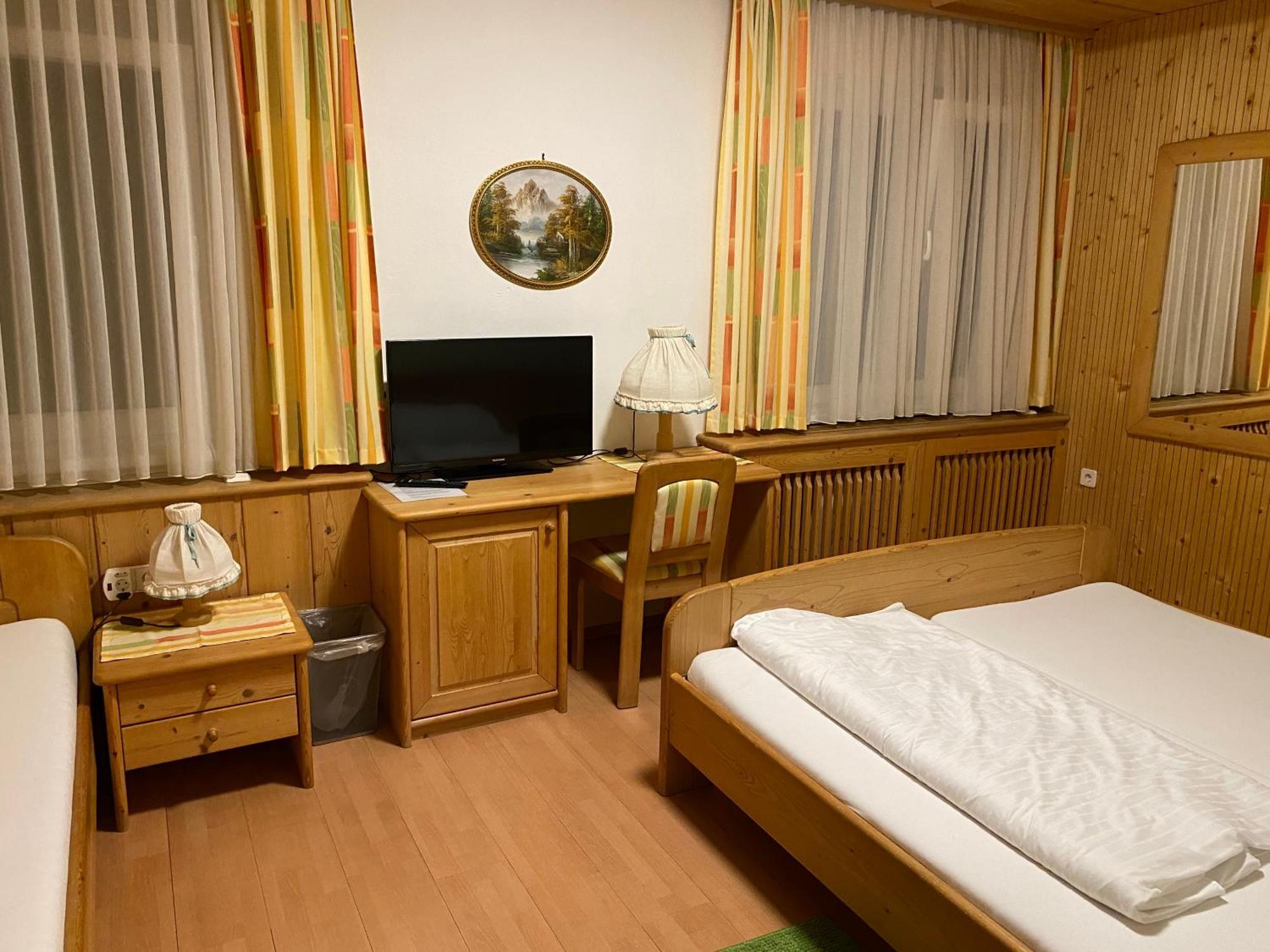 Hotel-Restaurant-Vinothek Felix Sommer Auersthal Zewnętrze zdjęcie